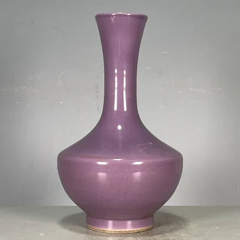Коллекция старинного фарфора Из-за рубежа возвращает монохромные украшения для ваз из глазури