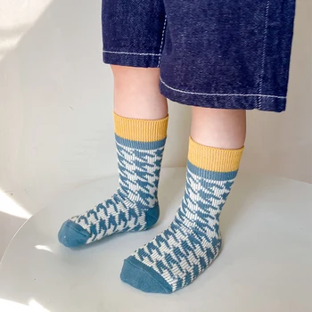 Девочки младенческой осень-зима теплые хлопчатобумажные длинные носки мультфильм контрастный цвет ретро хаундстут многоцветные детские носки для мальчиков