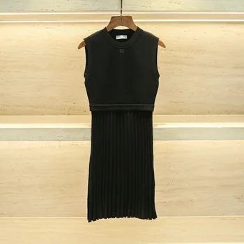 2023 Летнее Новое женское французское Элегантное платье без рукавов с круглым вырезом, Тонкое Черное плиссированное трикотажное платье для женщин