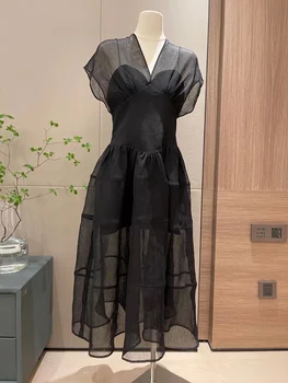 2023New платье двухслойного дизайна с V-образным вырезом, закрытой талией, большими размахами, высококачественная элегантная юбка с очарованием темперамента, популярность